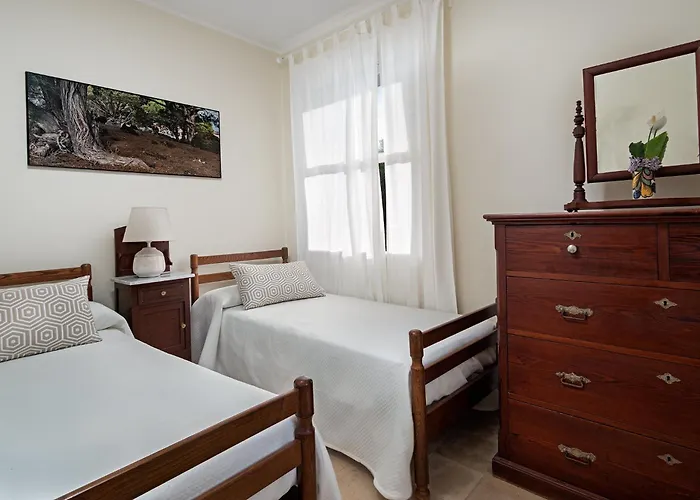 Villa Sabinas - El Guincho, *