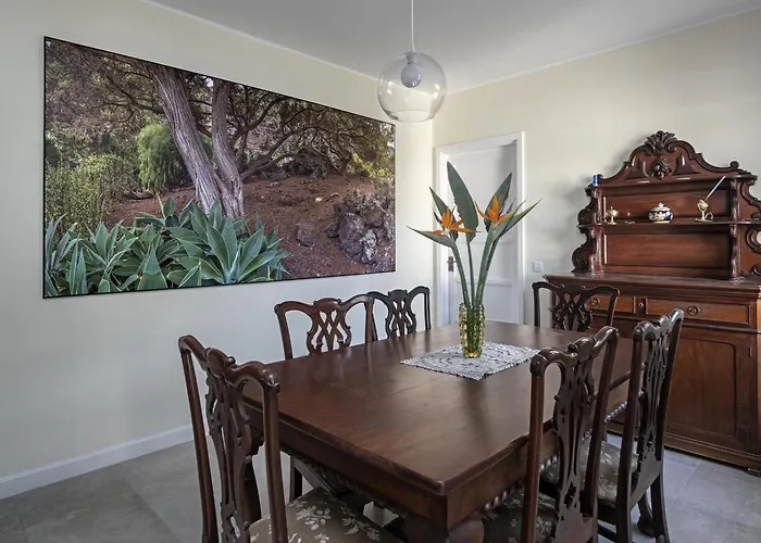 Sabinas - El Guincho, Willa Garachico (Tenerife)