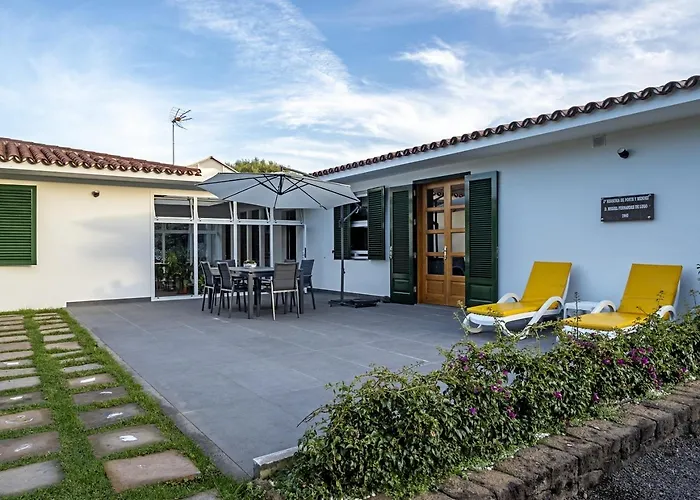 Sabinas - El Guincho, Villa