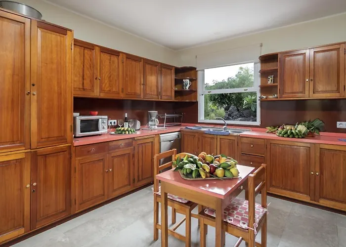 Sabinas - El Guincho, Willa Garachico (Tenerife)