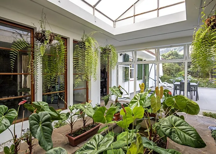 Sabinas - El Guincho, * Garachico (Tenerife)