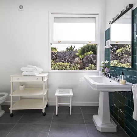 Sabinas - El Guincho, Villa