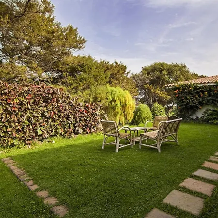 Sabinas - El Guincho, Villa