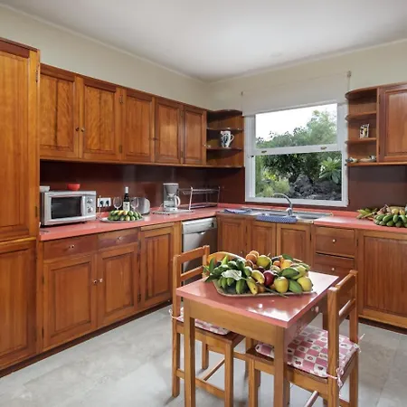 Sabinas - El Guincho, Villa Garachico