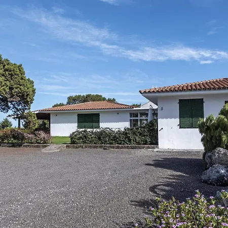 Sabinas - El Guincho, Villa